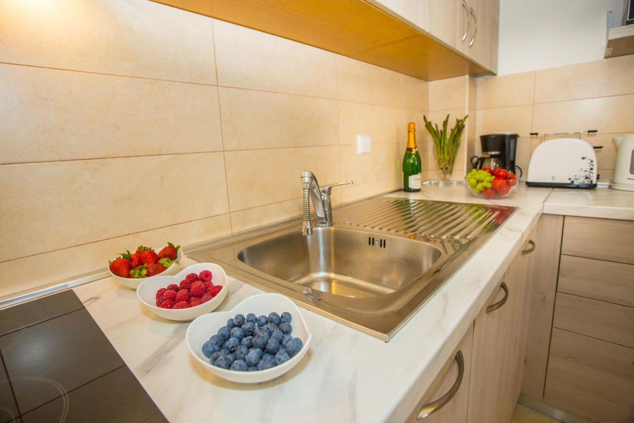 Apartment Dora Near Sea And Center With Private Garage Poreč Extérieur photo